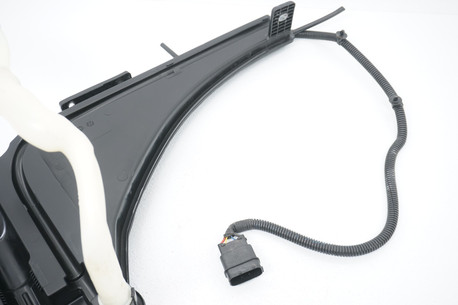 2014-2019 MASERATI GHIBLI OEM WINDSHIELD WASHER FLUID TANK BOTTLE RESERVOIR