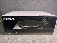 Yamaha TT-S303 Black Belt-Driven Turntable with Built-in Phono Preamp