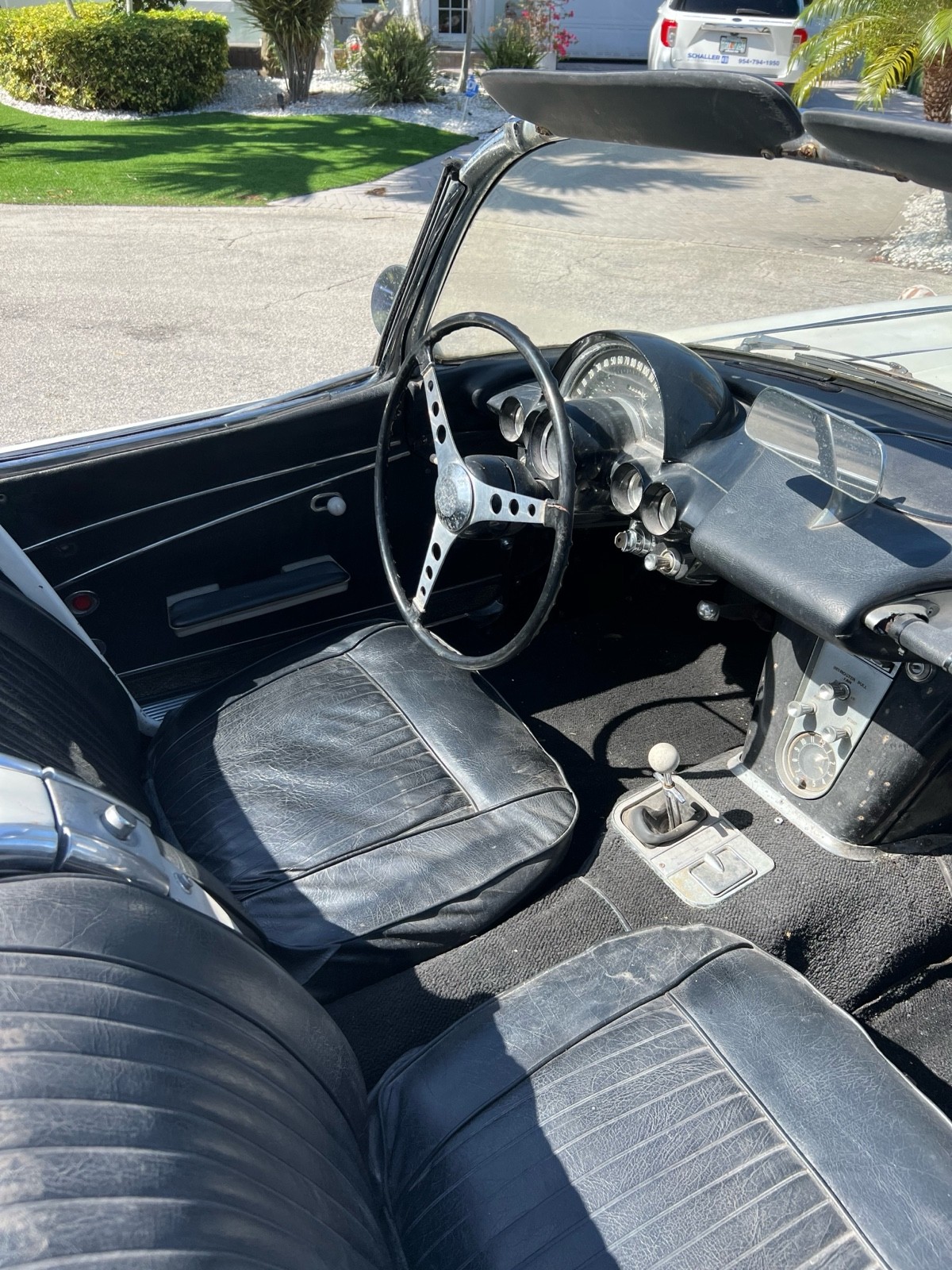 1962 White Chevrolet Corvette   | C1 Corvette Photo 10