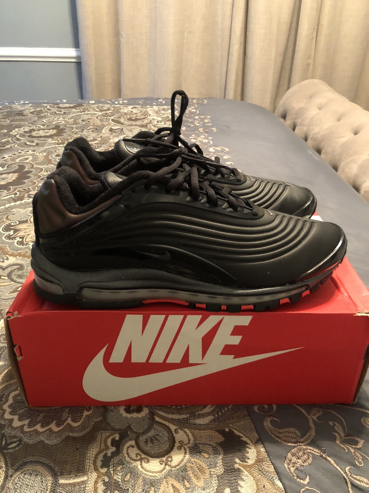 air max deluxe crimson