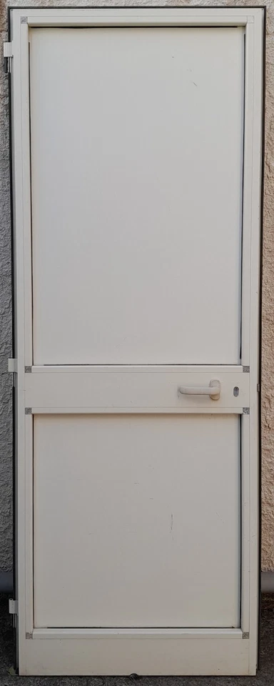 Porta in Alluminio Bianca + Cornice Pronta al Montaggio - Immagine 2 di 4