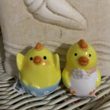 Cracker Barrel Mini Easter Chick Salt And Pepper Shaker Set