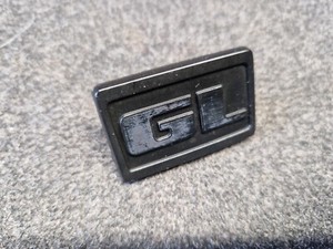 VW GOLF JETTA MK2 FRÜHE GL KOTFLÜGEL BLINKER VORNE BLANKO BADGE 191853688B
