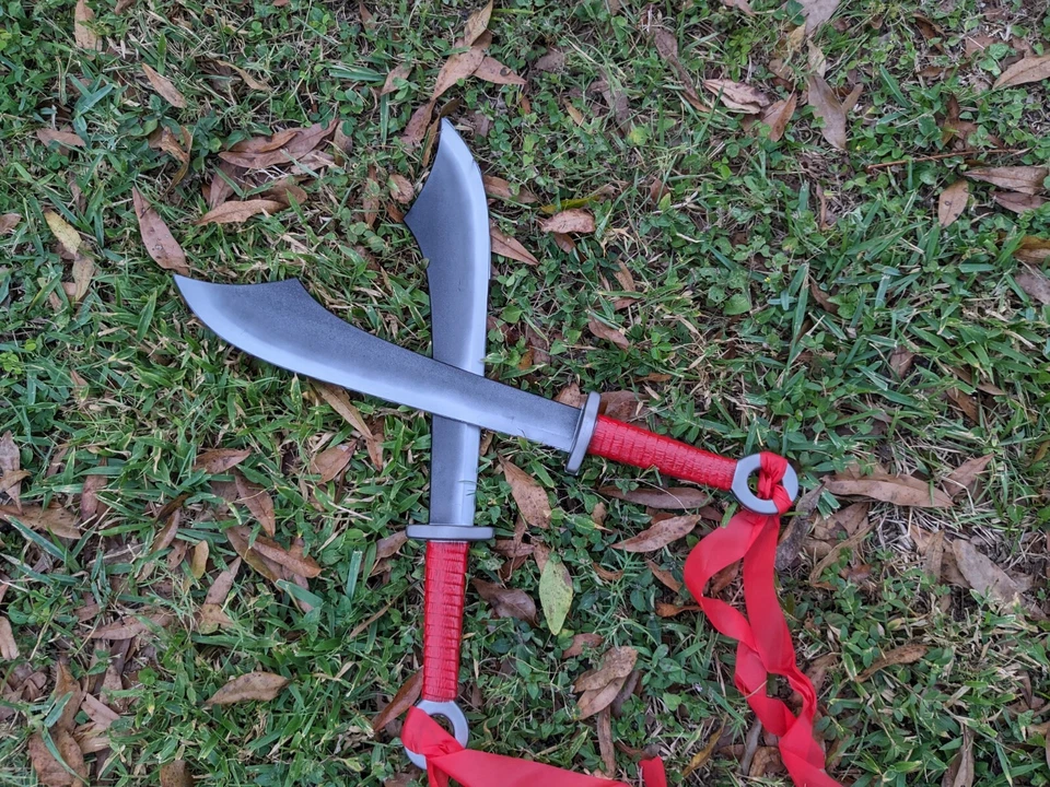 Par de espadas Dao de poliuretano Foto 2 de 4