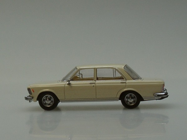 Premium Classixxs Fiat 130, 1969, Beige - Pcx 870639 - 1:87-image
