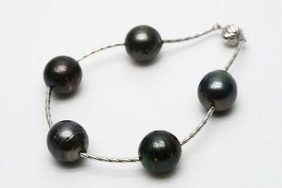 Tahiti Pearl Bracelets 13mmUP Black Color Silver