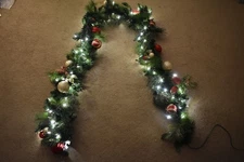 VINTAGE 8Ft Prelit Christmas Garland Pine Garland Spere Lights Berries Pinecone