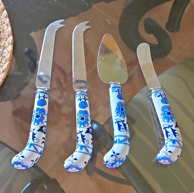 Prill Regent Sheffield Blue & White Floral Ceramic Handle Stainless Serving Set