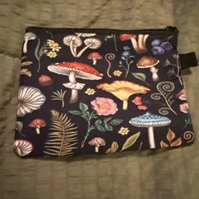 Adorable Mushrooms Print Polyester Coin Purse That Holds Lipstick & Credit Card