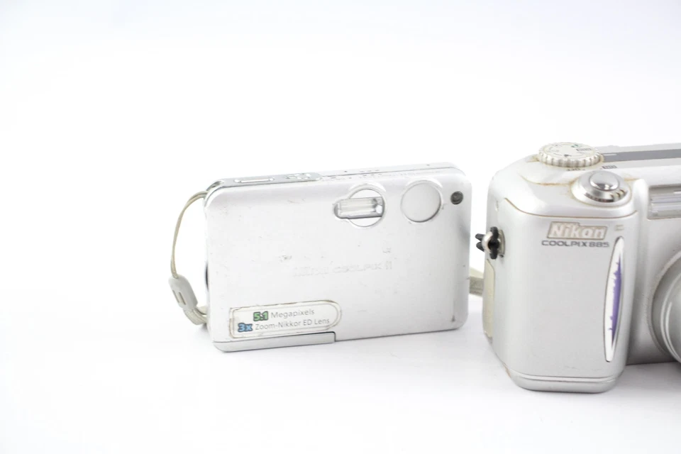 Digital Compact Cameras Working Inc Nikon Coolpix S1, S80 & 885 x 3 - Image 2 of 4