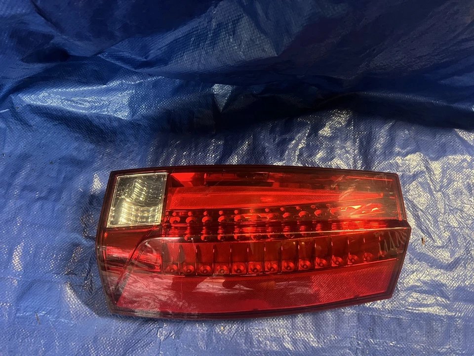 2007-2014 凯迪拉克 ESCALADE 后置外置 右乘客 尾灯  — 第 3/4 张图片