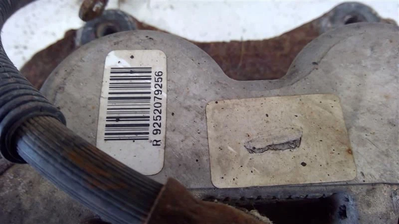 Pinza de disco de freno delantera derecha Cadillac STS 2006-2009 OEM 18044096 Foto 3 de 4