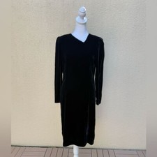 Halston III black velvet long sleeve dress