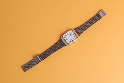 Seiko 7431-5060 Roman Numeral Tank Style 29x36mm Mens Quartz Watch