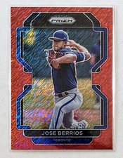 2022 Panini Prizm Jose Berrios Red Shimmer Prizm /7 #262 Toronto Blue Jays