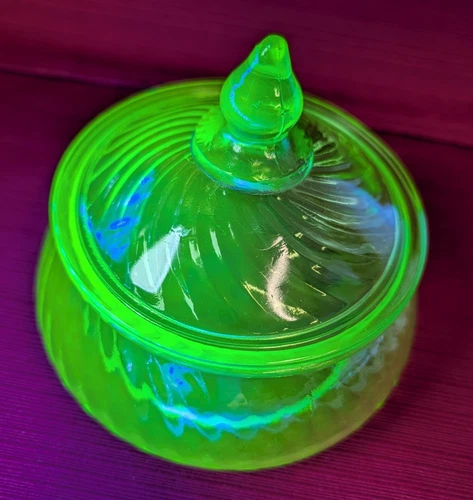 1930's Anchor Hocking Swirl Depression Uranium Glass Candy Dish with Lid, DD-5
