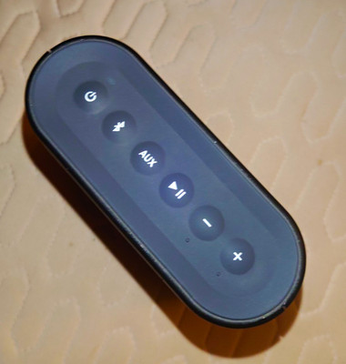 Bose SoundLink Color Mini-Lautsprecher Schwarz mit AUX & Micro-USB, 3,5mm