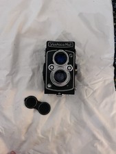 Yashica Yashica-Mat TLR Twin Lens Reflex 120mm Film Camera Black
