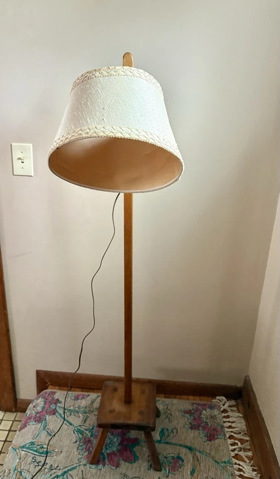 Vintage 30's-40's Cushman Maple Adjustable Floor Lamp NICE - Image 3 of 4