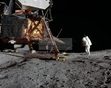 APOLLO 12 LUNAR LANDSCAPE 1969 8X10 PHOTO