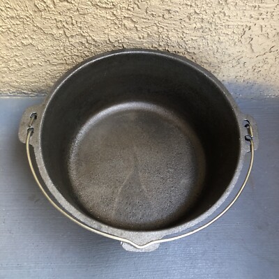 RIDGEWAY by KELTY CAST IRON FOOTED DUTCH OVEN 12