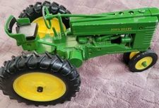 Ertl 1/16 scale John Deere Model A Diecast Narrow Frontend Tractor Green/Yellow