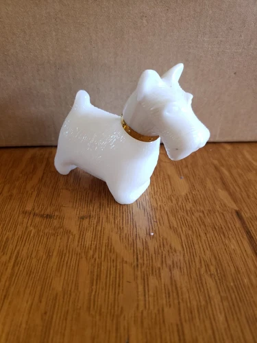 Avon Queen of Scots Milk Glass Vtg Cologne Decanter Sweet Honesty 1.5 Oz Empty