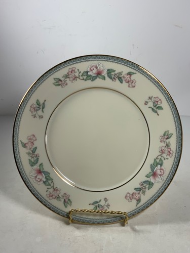 Set of 5 Lenox Serenade Pattern Plates- 2 Bread, 2 Salad, 1 Saucer Plate - Picture 8 of 13