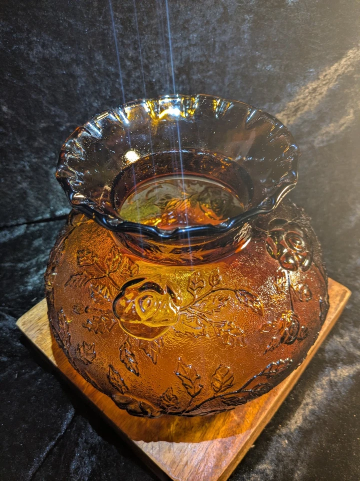 Vintage Amber Hurricane Lamp Shade 6¾in Tight Fit Will Fit 7in Ring Rose Pattern - Image 3 of 4