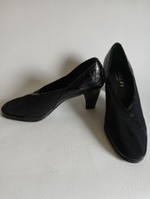 Women's Amalfi By Rangoni Made In Italy Black Micro Fabric Shoe 6.5B