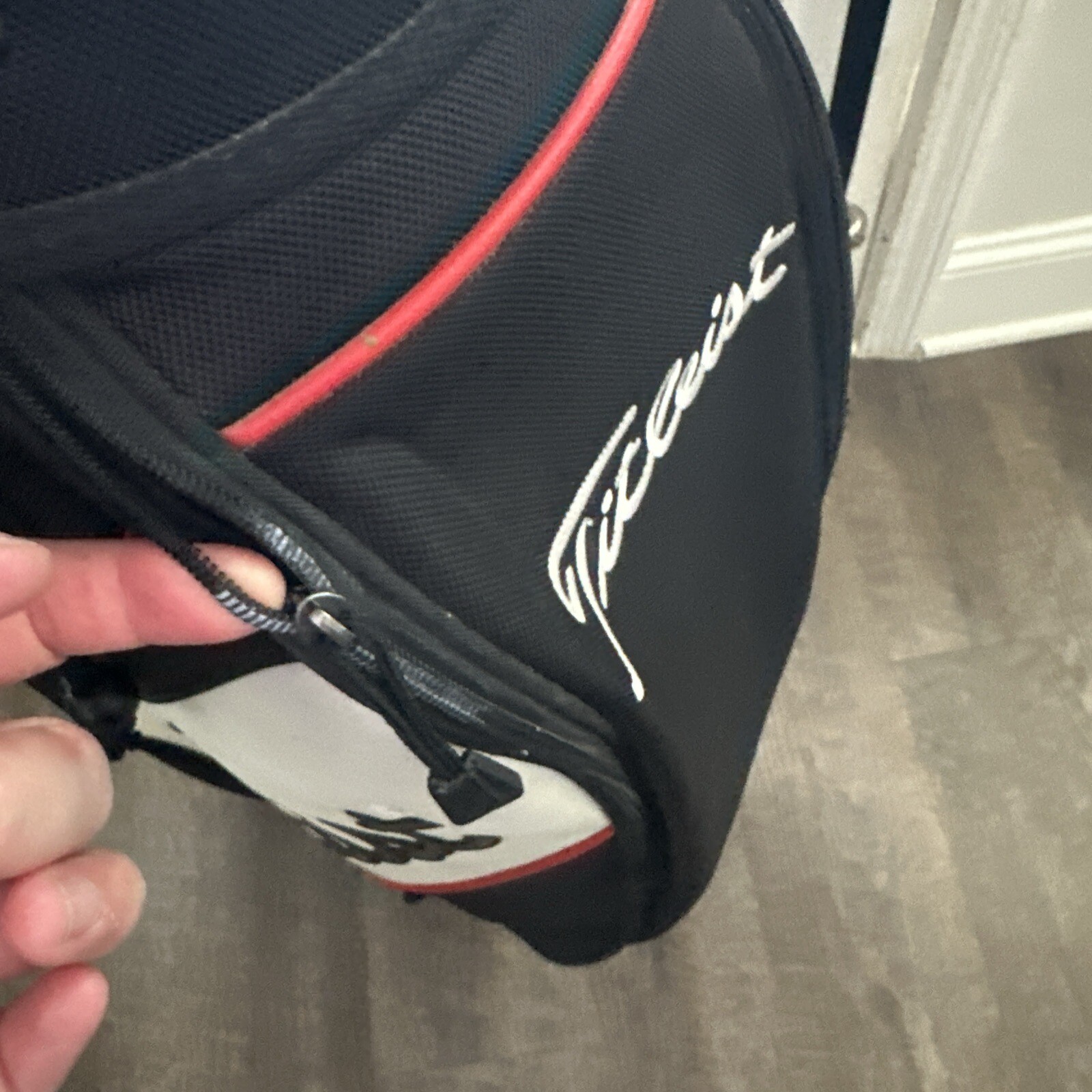 Titleist Jet Black Golf Bag Red / Black Needs 2 New Zippers ***For