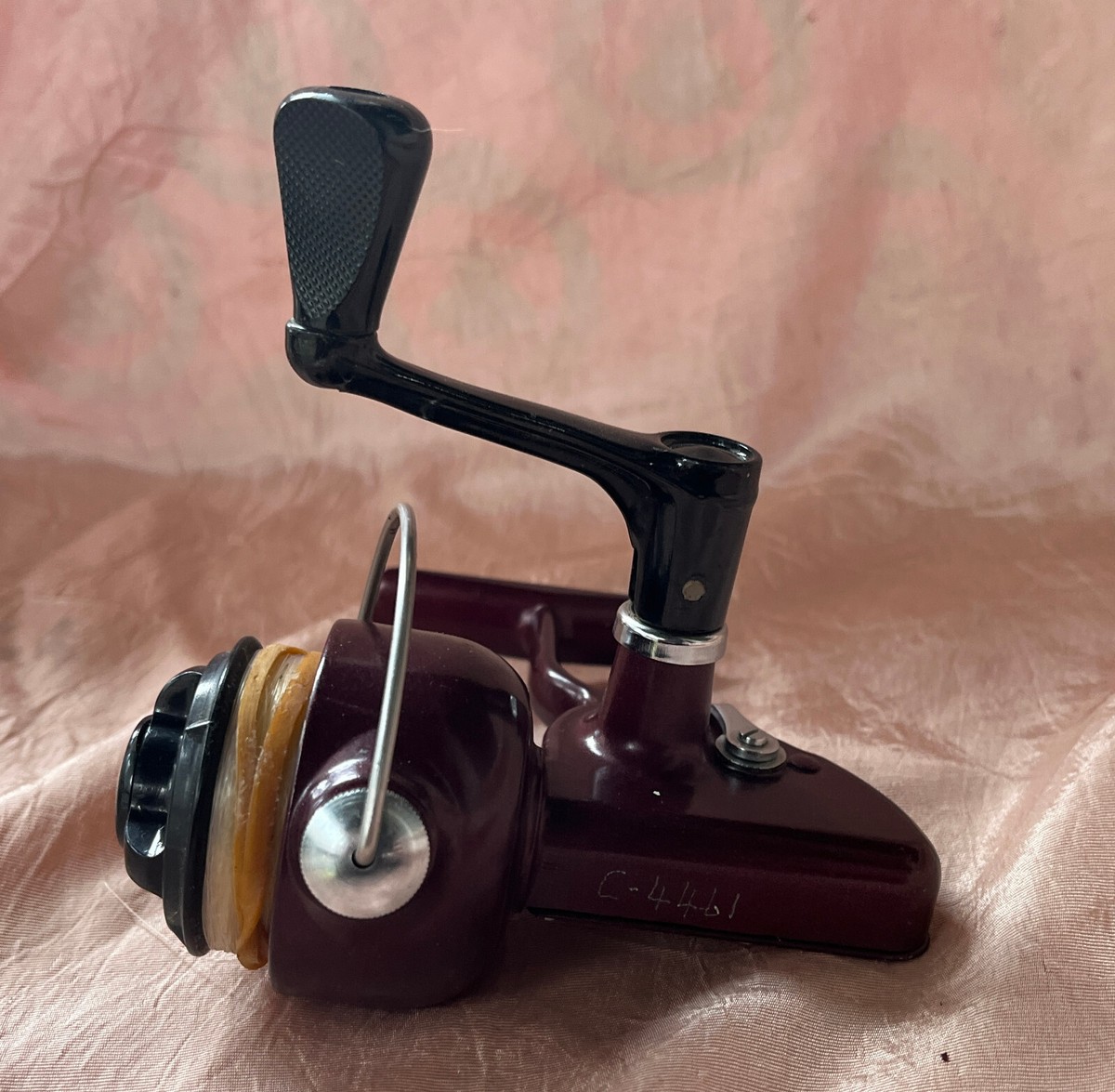 VINTAGE 1970s SHAKESPEARE WONDEREEL ROYAL MAROON model 2052 DA