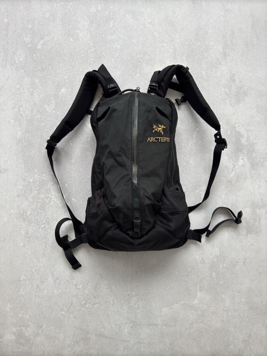 Vintage Arcteryx Arro 22 liters Back Pack Outdoor Bag Gorp Vintage Arcteryx Arro 22 liters Back Pack Outdoor Bag Gorp