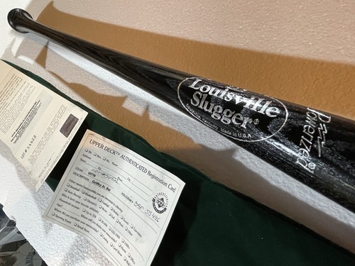 Griffey Jr UDA Louisville Slugger Autographed Baseball Bat - Picture 9 of 12