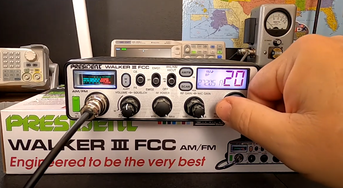 President Walker III FCC 40Channel AM/FM CB Radio & DIGIMIKE NRC