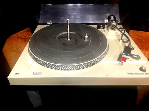 MCS MULTI PLAY Turntable (built by Technics) Model 6710 Belt Drive.