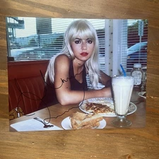 Marina Diamandis  * HAND SIGNED AUTOGRAPH * 8 x 10 photo  IP  (And The Diamonds)