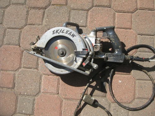 Vintage SKILSAW WORM DRIVE CIRCULAR SAW 