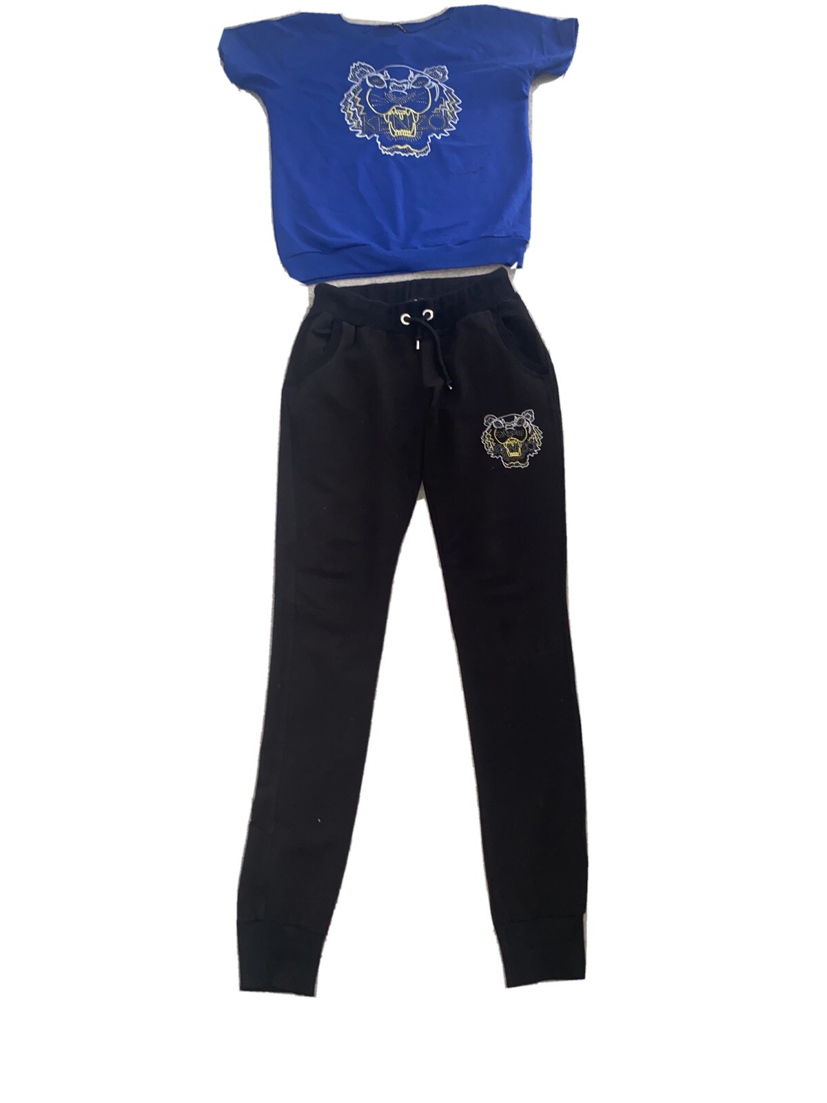 Ladies 2 Piece Lounge Set, Track Suit Size Medium, Stunning