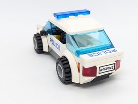 LEGO City 60042 High Speed Police Chase Complete with minifigures