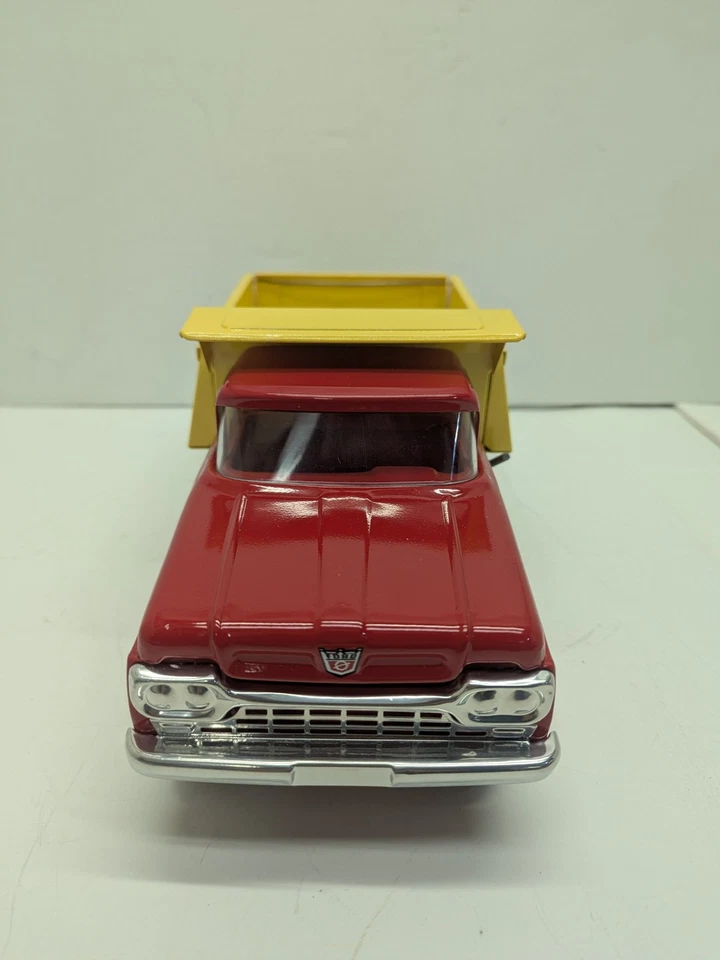 Camión de volteo Ford serie F 1960 rojo vintage Nylint #5100 *restaurado* Ny Lint 60 Foto 3 de 4