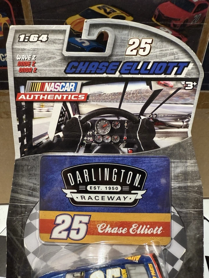Chase Elliott #9 NAPA DARLINGTON THROWBACK 2015 1/64 DIECAST Nascar Authentics - Image 3 of 4