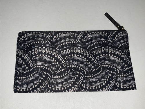 NWOT Victoria's Secret Black/White Fan Pattern Zip Top Makeup Bag *FREE US SHIP* - Picture 4 of 7