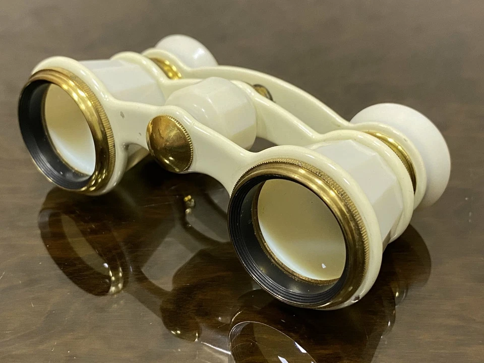 VINTAGE SOVIET USSR BINOCULARS / THEATER OPERA GLASSES 2.5 x 24 & LEATHER CASE - Image 3 of 4