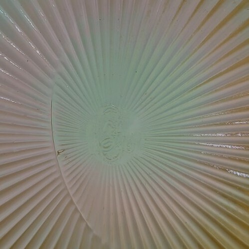 Fenton Large Gold Iridescent Scalloped Rose Bowl Vase Daisy & Leaves - Picture 12 of 12
