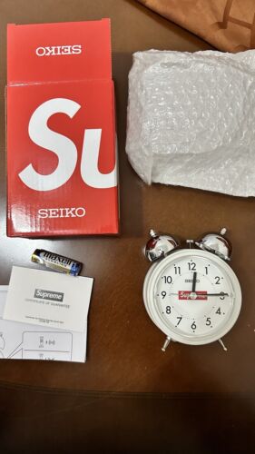 WHITE Supreme Seiko Alarm Clock BRAND NEW - Afbeelding 1 van 1