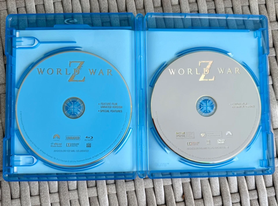 World War Z UNRATED Blu-ray + DVD+ Digital Copy (2013) 2-Disc Set - Image 3 of 3