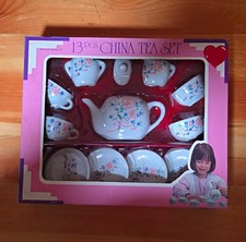 Polyfect Toys 13 Pcs China Tea Set Floral Pattern Toy Tea Set in Box