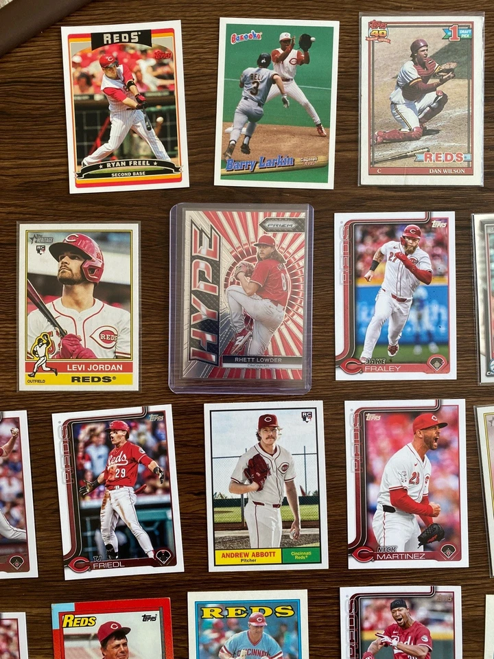 Lote de 50 tarjetas del equipo de los Rojos de Cincinnati MLB tarjetas de béisbol estrellas a granel insertos de novatos Foto 2 de 4