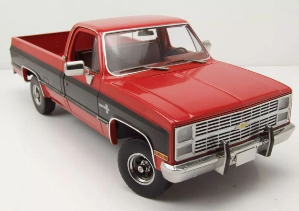 GREENLIGHT - CHEVROLET K10 Scottsdale 1984 rosso - 1/18 - GREEN13686 - Immagine 4 di 4